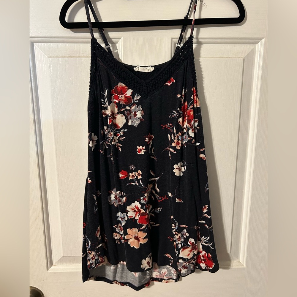 Maurices Navy Floral tank top with crochet detail sz L